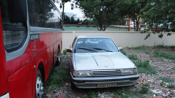 Chiếc ô tô vận chuyển thuốc lá lậu.