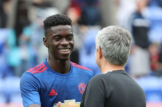 Axel Tuanzebe và Mourinho