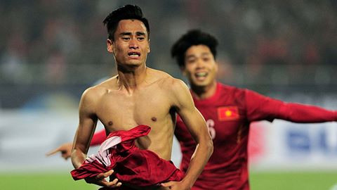 Minh Tuấn bật khóc ghi bàn cho Tuyển Việt Nam.