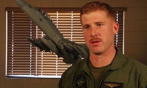 Phi công Jake Frederick. Ảnh: US MC.