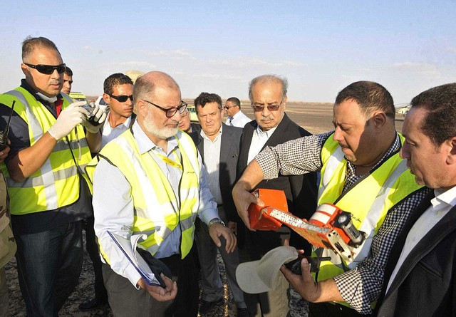 Các hộp đen đã được tìm thấy ngay trong ngày 31/10. Ảnh: EPA 