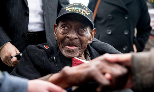 Cựu chiến binh Frank Levingston.