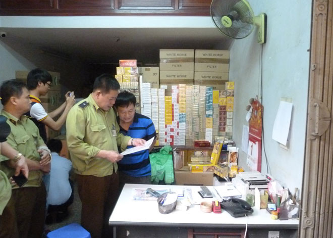 Hà Nội truy quét các điểm bán thuốc lá lậu
