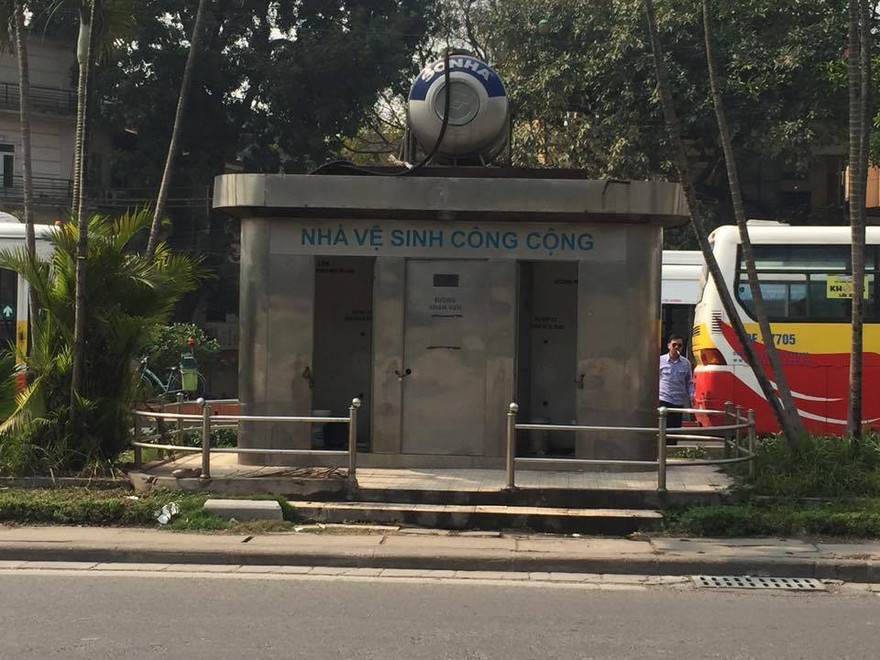 'Bảo cán bộ nữ đi bắt người tiểu bậy để phạt thì khó lắm'