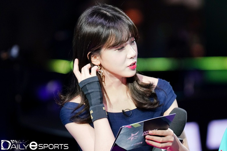 Nữ MC Hàn Quốc Kim Min Ah.