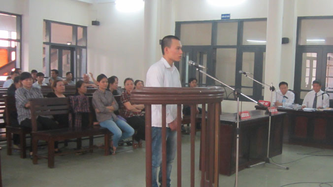 Bị cáo Minh không nhận đã đâm anh Kiên