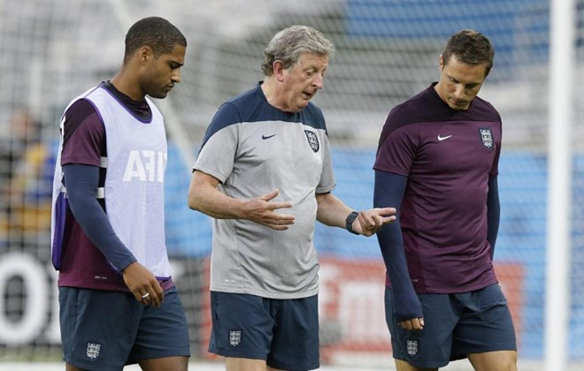 Hodgson sẽ để nhiều cầu thủ dự bị ra sân đêm nay