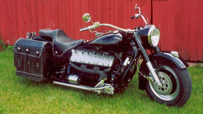 Olson Flathead: sử dụng động cơ Ford V8 Flathead hoặc động cơ V12 từ Lincoln Zephyr.