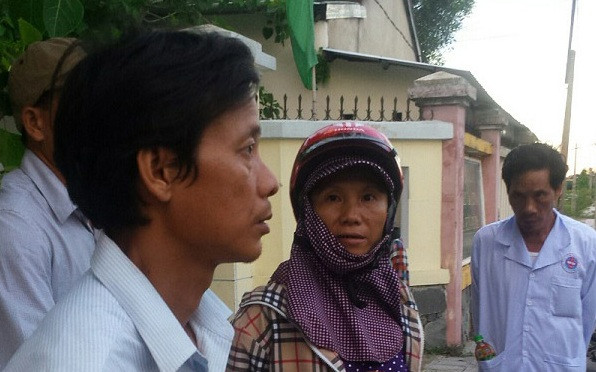 Anh Tin đau buồn trước sự ra đi đột ngột của người vợ trẻ.