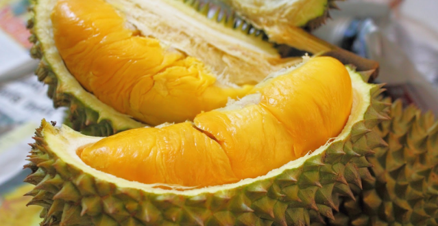 Trung Quốc: Người phụ nữ ăn sầu riêng đến tóe máu mũi 