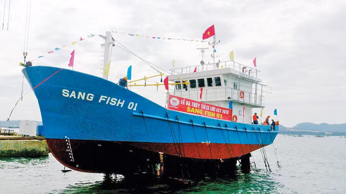 Tàu vỏ thép Sang Fish 01 của anh Sang lúc hạ thủy. ảnh: L.V.S