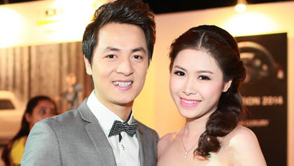 Vợ chồng Đăng Khôi rạng rỡ đi sự kiện