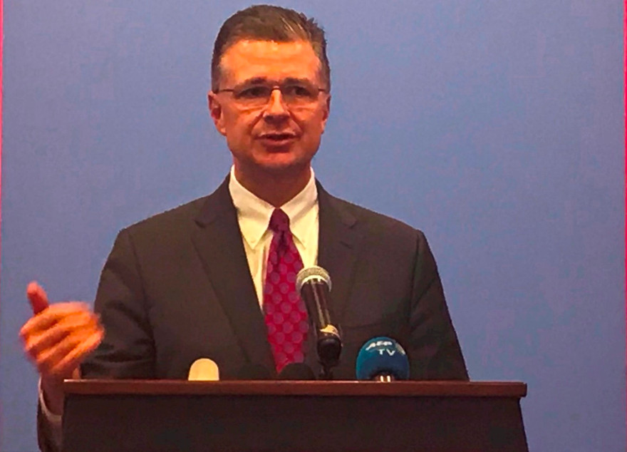 Đại sứ Mỹ Daniel Kritenbrink trong cuộc họp báo chiều 26/3 tại Hà Nội.