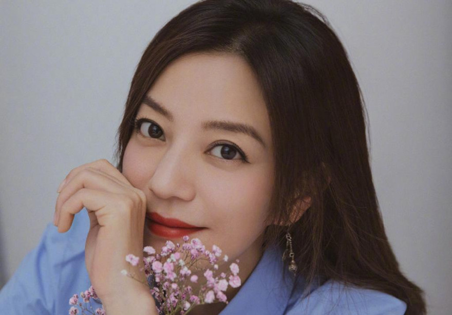 Đường tình duyên lắm thị phi của Triệu Vy