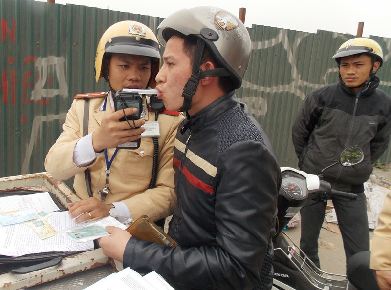 Từ ngày mai, người dân được ghi hình CSGT làm nhiệm vụ. Ảnh: Anh Trọng