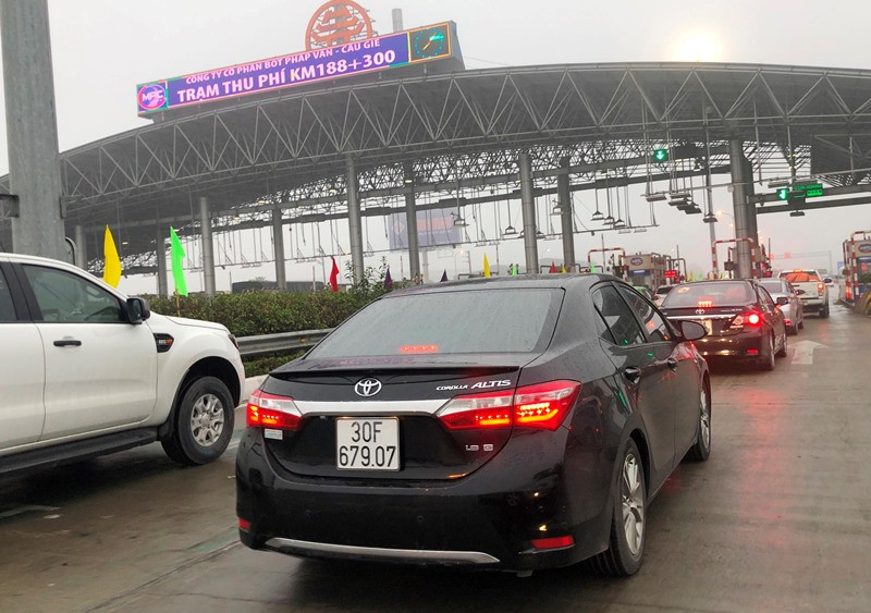 28 Tết, BOT Pháp Vân - Ninh Bình 'tê liệt' vì chưa thu phí không dừng