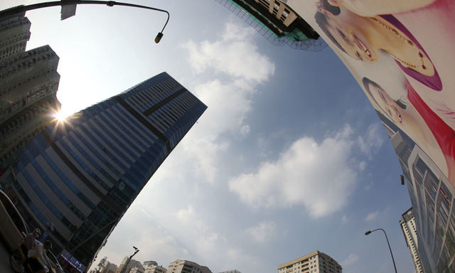 Khoản tiền khổng lồ 5.000 tỷ đồng được đề nghị Thủ tướng cho tạm ứng khẩn với dự án "Lên trời gọi mưa" (Ảnh: Hữu Nghị)