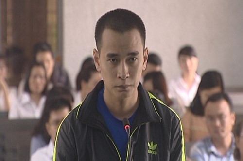  Bị cáo Nguyễn Thế Anh trước tòa (24 tuổi, trú ở thị trấn Buôn Trấp, huyện Krông Ana, tỉnh Đắk Lắk).