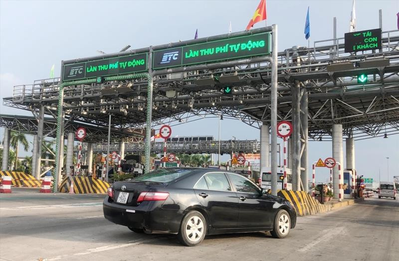 Trên cả nước còn 33 trạm BOT chưa triển khai thu phí không dừng. Ảnh: A.Trọng