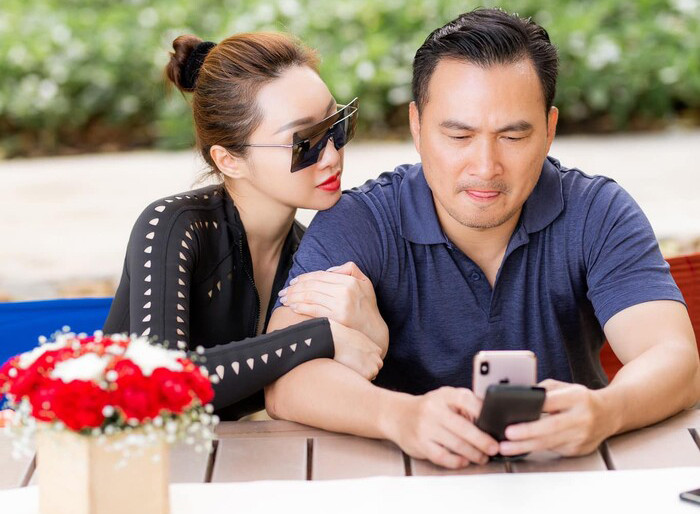 Chi Bảo kết hôn cùng bạn gái kém 16 tuổi