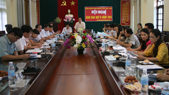 Lãnh đạo Công đoàn TKV nghe phản ảnh vùng Cẩm Phả.