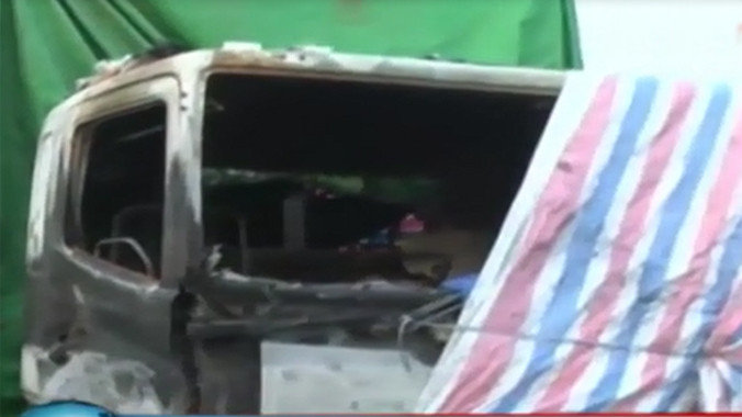 Ô tô chở 40 xe máy bốc cháy khi đang chạy