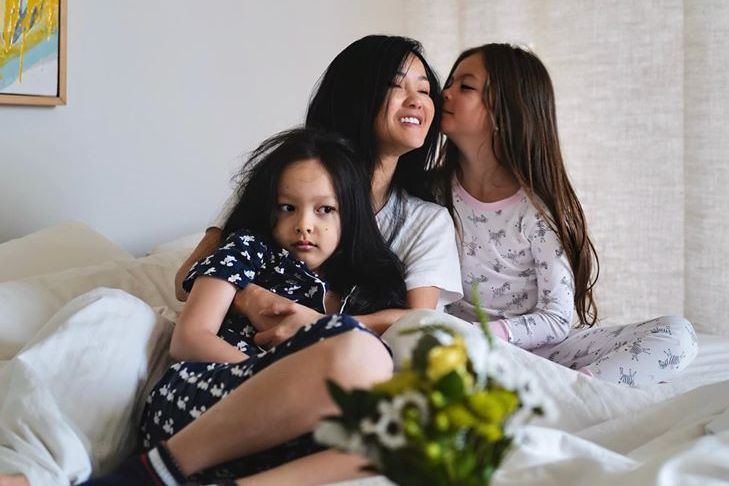 Diva Hồng Nhung và 2 con đã về Việt Nam, thực hiện cách ly 14 ngày