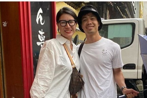 Cựu người mẫu Trang Trần và Công Phượng. 