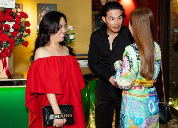 Showbiz 24/7: Phản ứng lạ của Phượng Chanel khi Quách Ngọc Ngoan tiết lộ đã có con chung