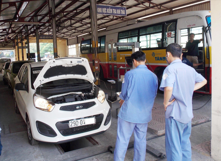 Hơn 21.000 ô tô bị chặn đăng kiểm trong 9 tháng đầu năm. Ảnh: T.Đảng