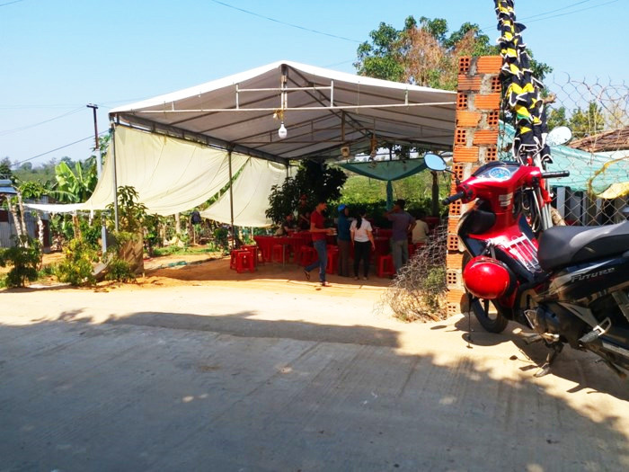 Gia đình thượng sĩ Hùng lo hậu sự cho nạn nhân