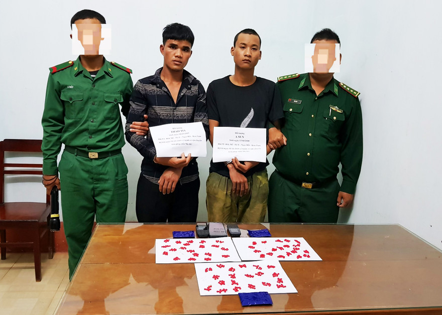 2 đối tượng bị bắt giữ cùng tang vật