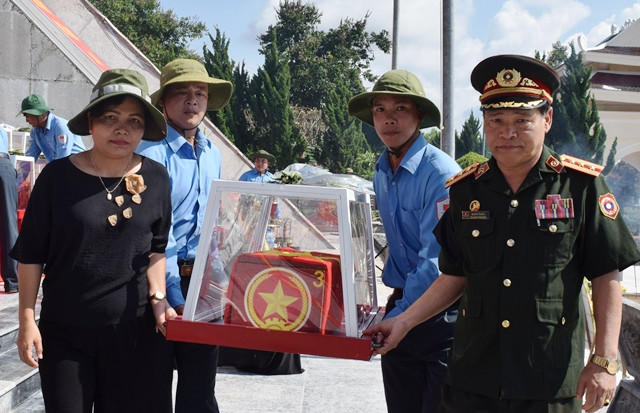 Lễ truy điệu và an táng các hài cốt liệt sĩ