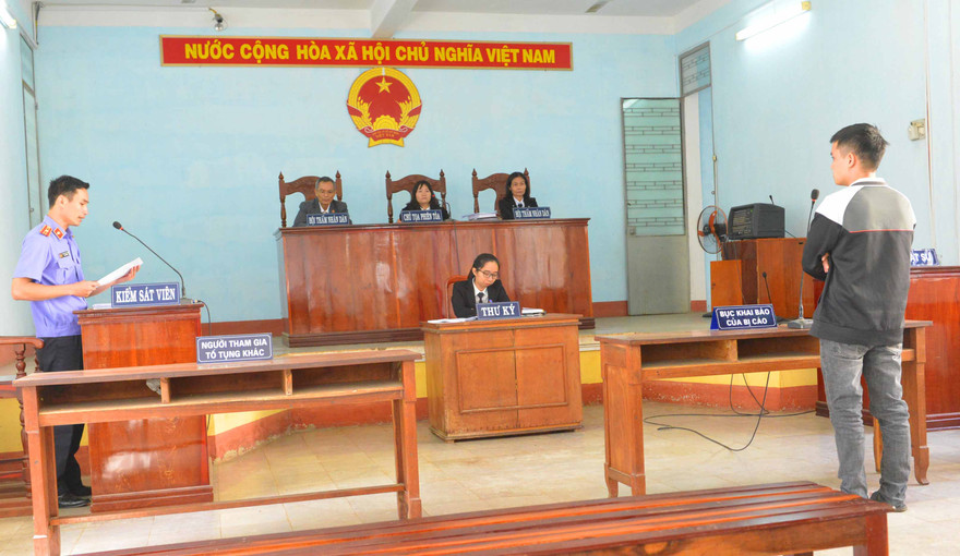 Phạm T trước tòa