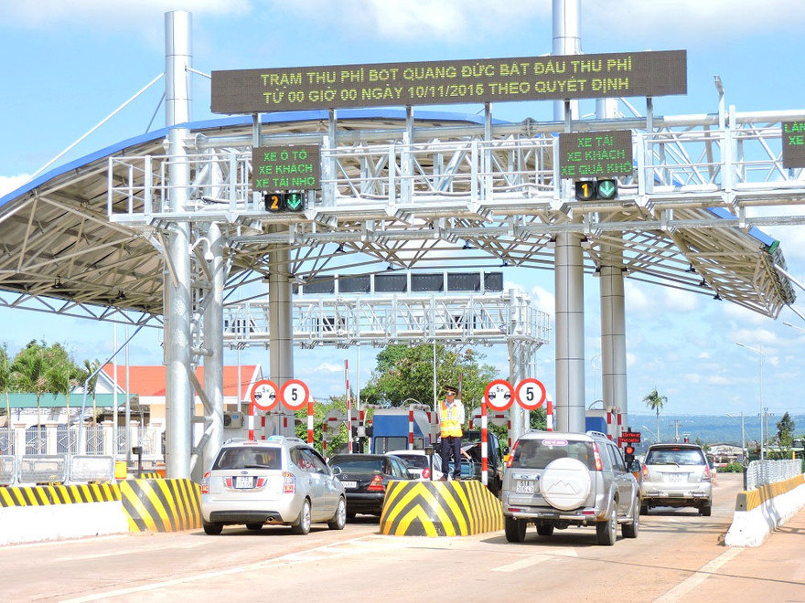 Trạm thu phí BOT Quang Đức. Ảnh Vũ Long