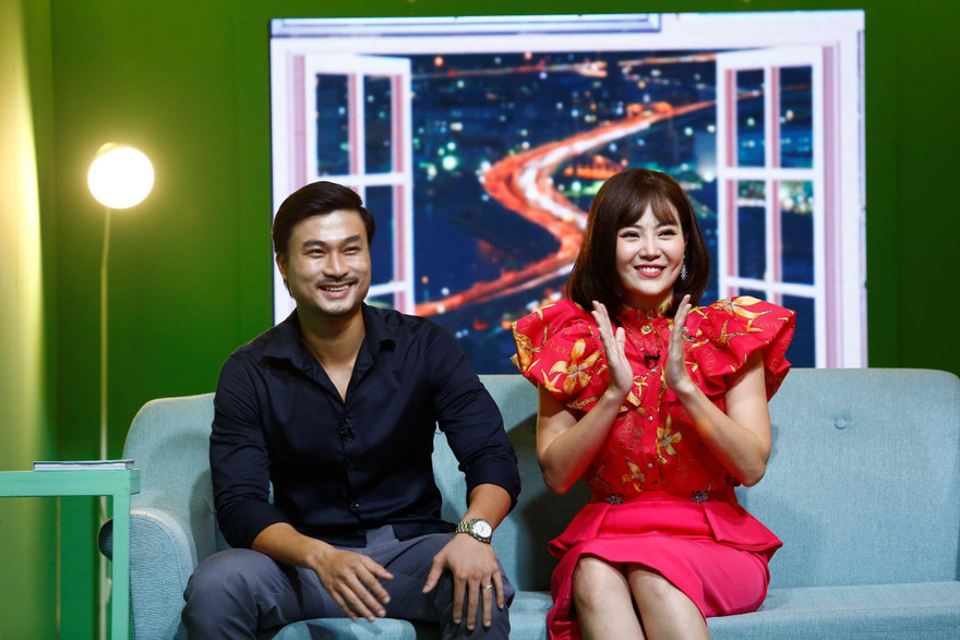 Cặp Đồng-Lệ "Mùa hoa tìm lại" tư vấn tình yêu trong "Hãy yêu nhau đi"