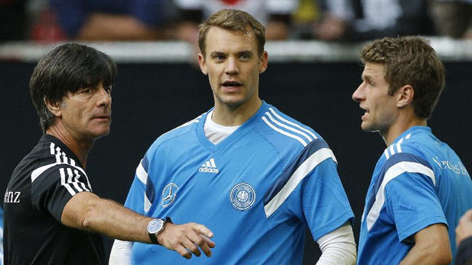 Nhà vô địch thế giới 'chấp' Scotland... một nửa đội hình