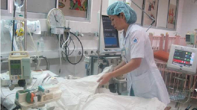 Bệnh viện Nhi Đồng 1 thường xuyên tiếp nhận những trẻ bị bỏng do các bé hiếu động hoặc người lớn bất cẩn. Ảnh minh họa: Lê Phương