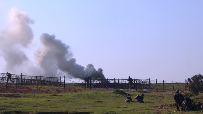 Bộ binh vượt cửa mở tiến công địch