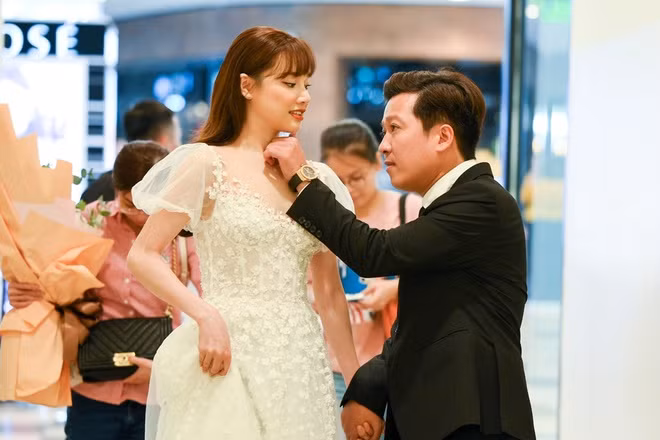 Showbiz 6/12: Nhã Phương không ngớt lời khen ngợi ông xã Trường Giang