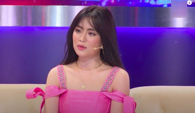 Showbiz 2/12: Hoàng Thùy Linh vướng nghi vấn sửa mũi vì lệch bất thường