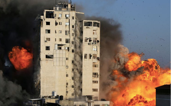 Hamas phóng rốc-két vào thủ đô của Israel trong sáng nay. (Ảnh: Reuters)