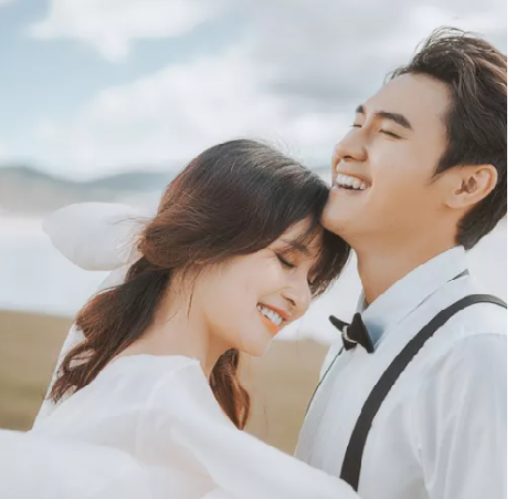 Showbiz 9/10: Thảo Trang tiết lộ Phan Thanh Bình từng gọi điện chúc phúc