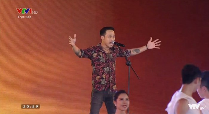 Phạm Anh Khoa xuất hiện trong chương trình phát trực tiếp trên sóng quốc gia