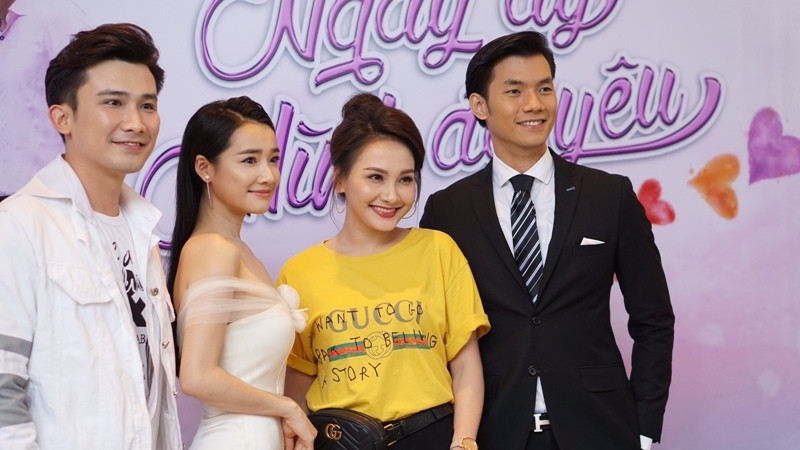 Nhan Phúc Vinh "tránh"đứng cùng Nhã Phương. Ảnh: Bảo Hân