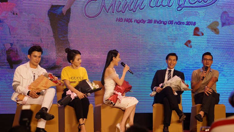 Nhã Phương thanh minh chuyện không cố tình "sờ ngực" Nhan Phúc Vinh. Ảnh: Bảo Hân