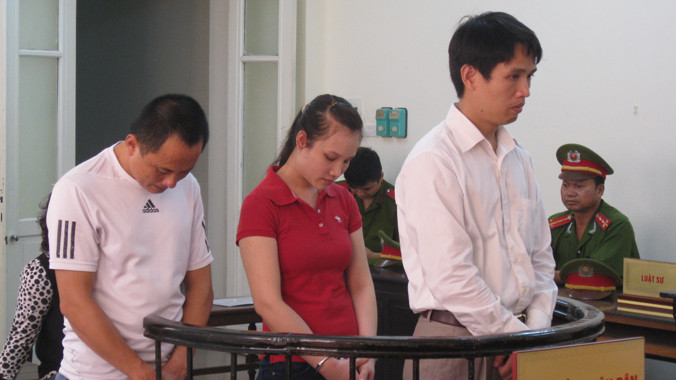 Hoàng Thị Hòa An và 2 đồng phạm trước vành móng ngựa