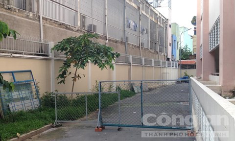 Hiện trường người dân phát hiện thi thể cụ ông tại bệnh viện quận 11