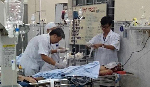 Ba thợ xây bị thương nặng. Ảnh: B.S.