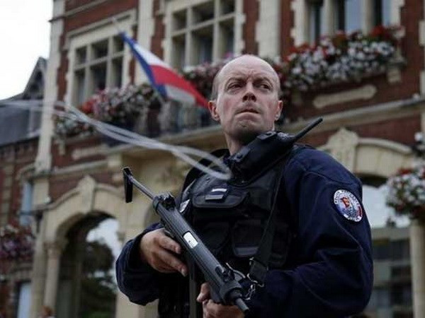 Lực lượng an ninh Pháp. (Nguồn: ndtv.com) 